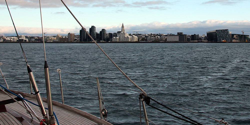 Anfahrt-auf-Reykjavik_Karin-Schickinger