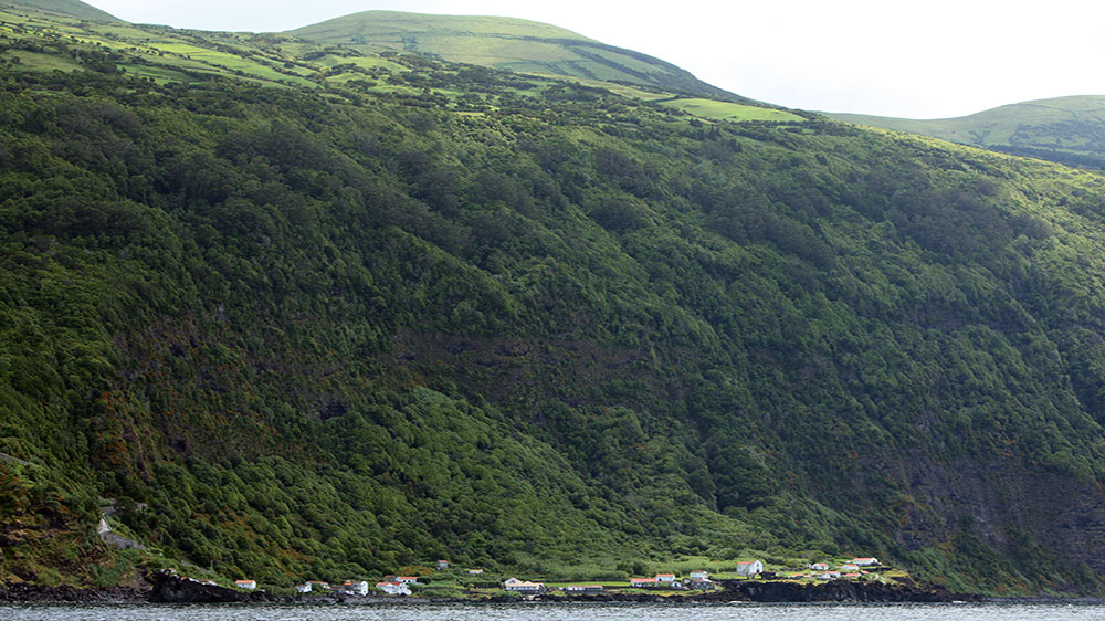Blauwasser_Azoren_Sao_Jorge_Anblick_Insel_2