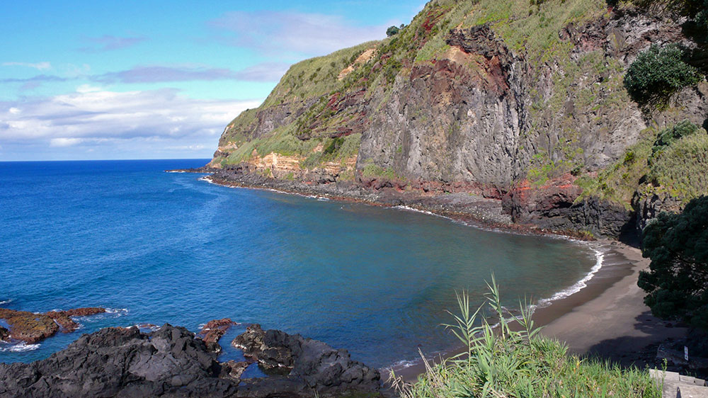Blauwasser_Azoren_ponta_delgada_Badestrand_Caloura
