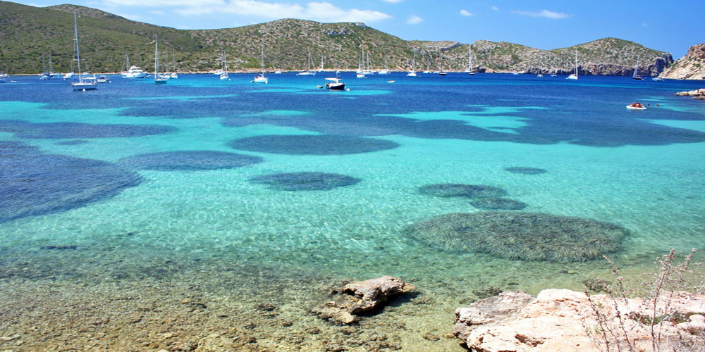 Blauwasser_Caprera_Puerto_Bucht_Ankerlieger2