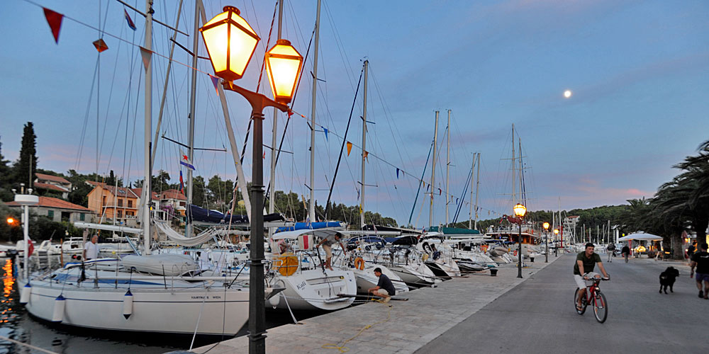Blauwasser_Kroatien_Hvar_Ort_Vrboska