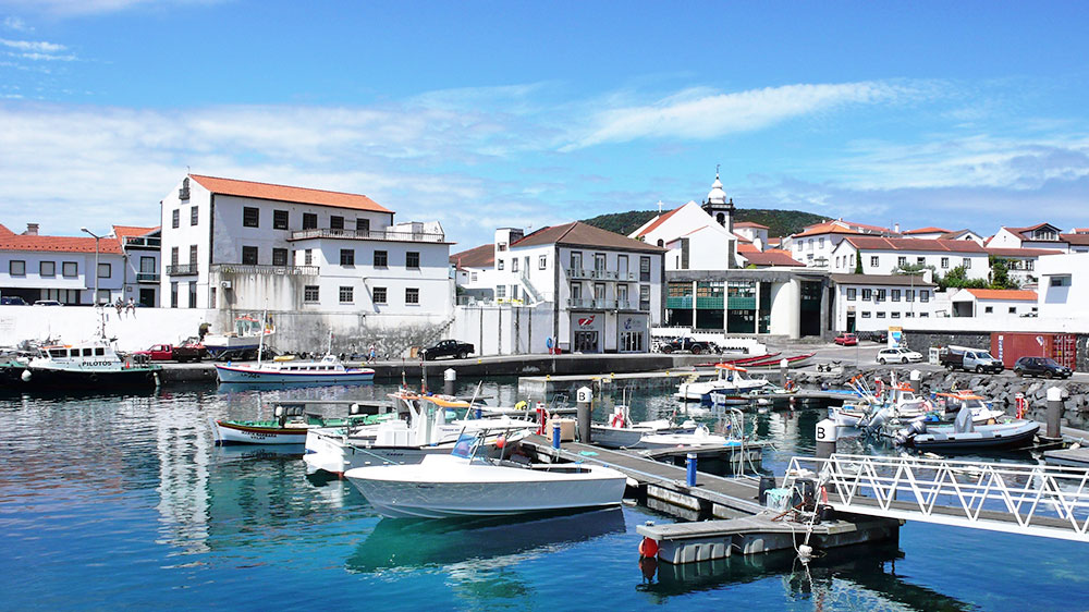 blauwasser_Azoren_Sao_Jorge_kleiner_Fischerhafen