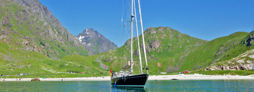 blauwasser_ankerplatz_norwegen_lofoten_hauklandstranda_header