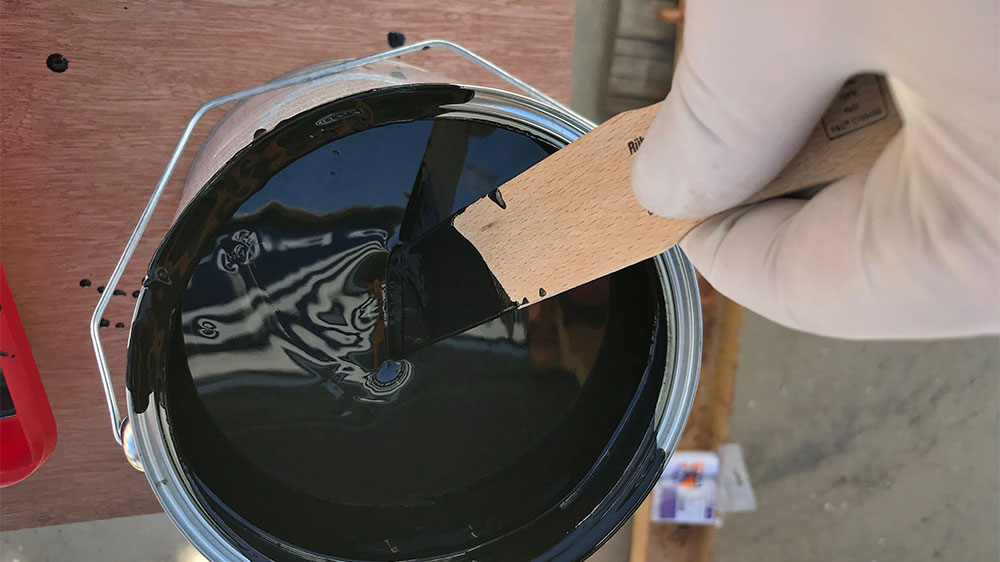 blauwasser_antifouling_auftragen_aufrueren