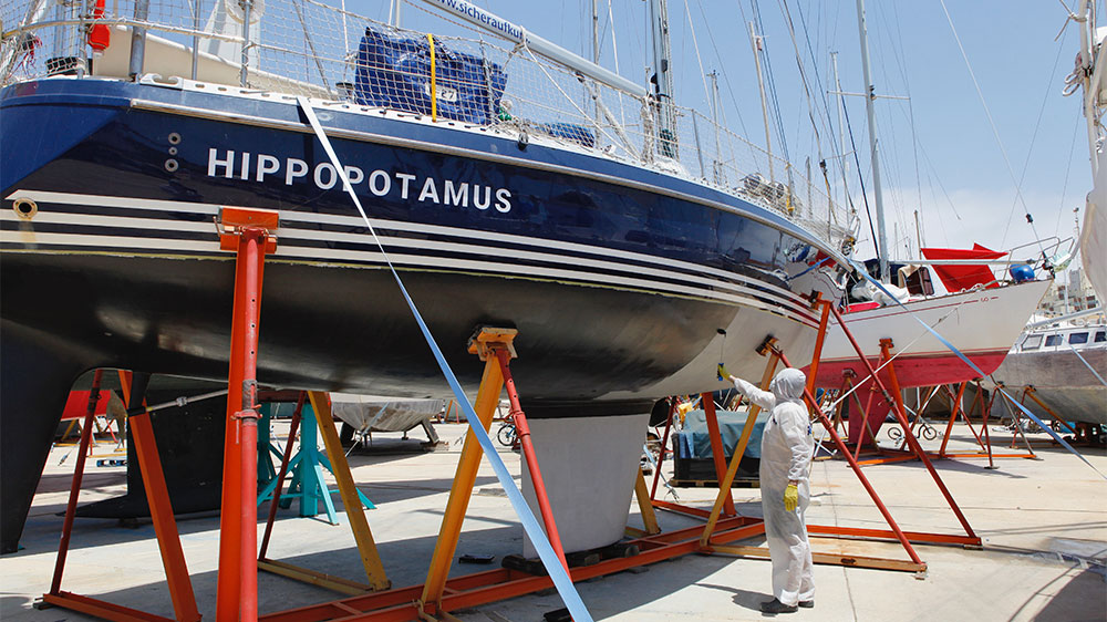 blauwasser_antifouling_auftragen_draussen