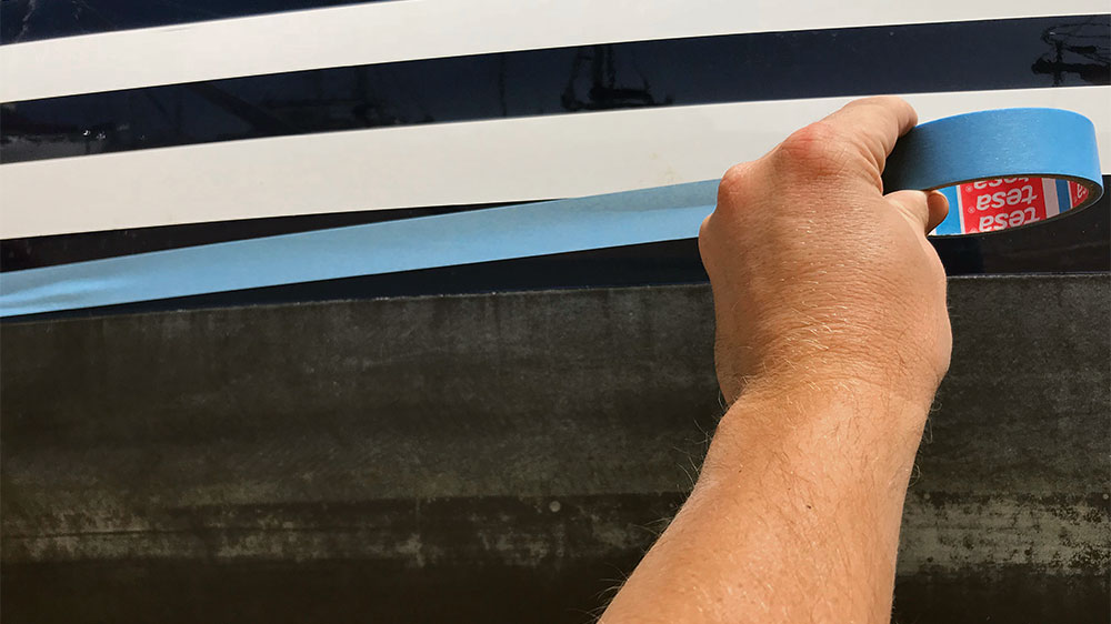 blauwasser_antifouling_auftragen_tape