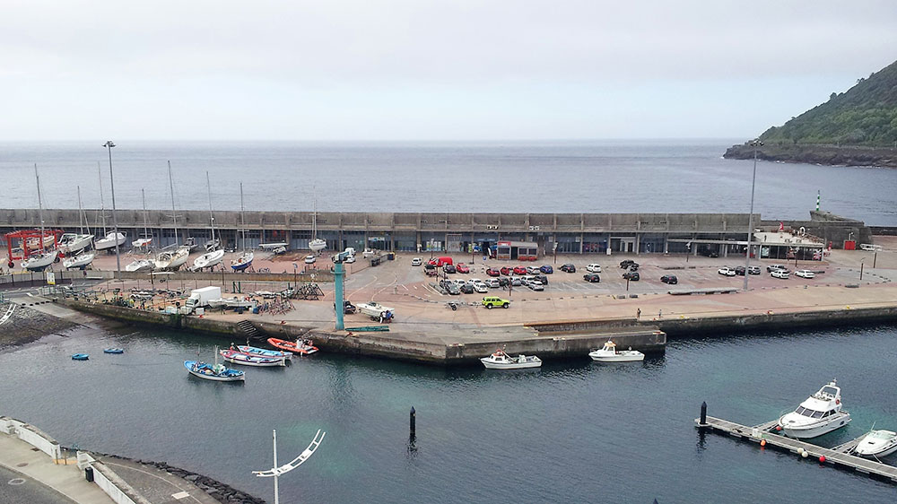blauwasser_azoren_angra_do_heroismo_Trockenplatz_PuertodasPipas