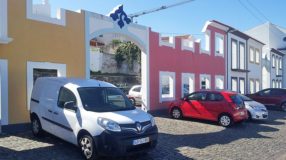 blauwasser_azoren_marina_angra_do_heroismo_Haus_Fassade