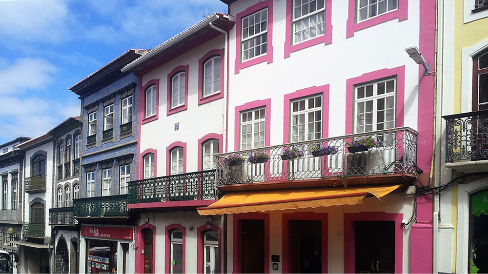 blauwasser_azoren_marina_angra_do_heroismo_Haus_Pink