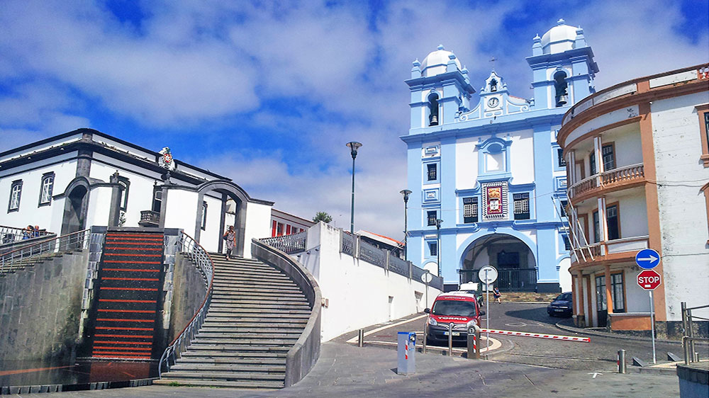 blauwasser_azoren_marina_angra_do_heroismo_Kirche_Angra