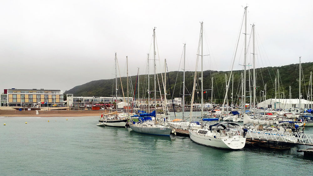 blauwasser_azoren_marina_angra_do_heroismo_PraiadaVitoria