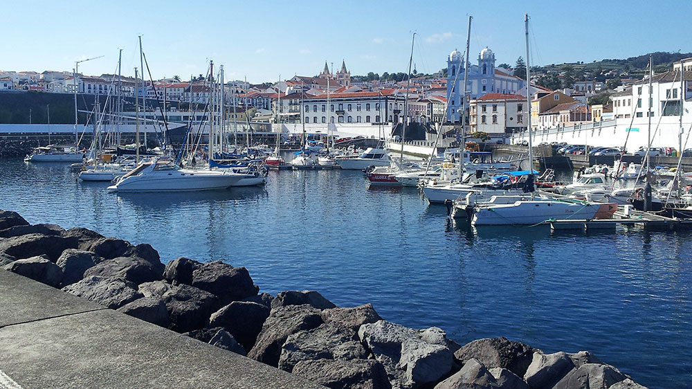 blauwasser_azoren_marina_angra_do_heroismo_Westteil