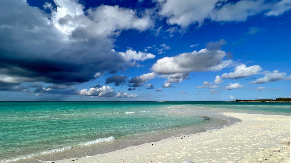 blauwasser_bahamas_exumas_segeln_wolken
