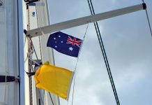 Behörden: Einklarieren/Ausklarieren von Crews und Yachten