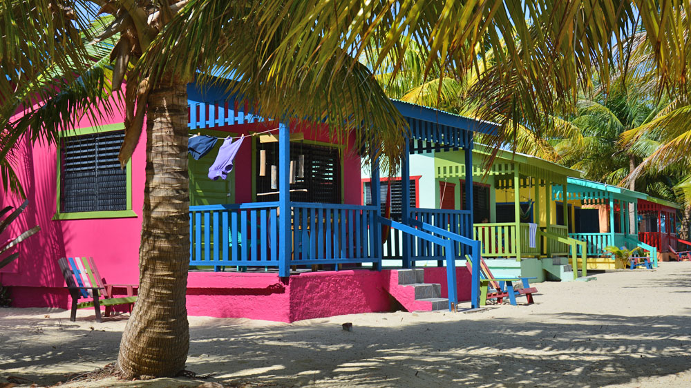 blauwasser_belize_placencia_huetten