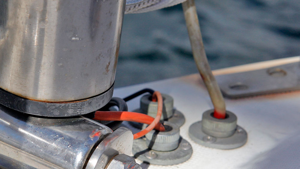 blauwasser_bordlektrik_neu_installation_yacht_uv