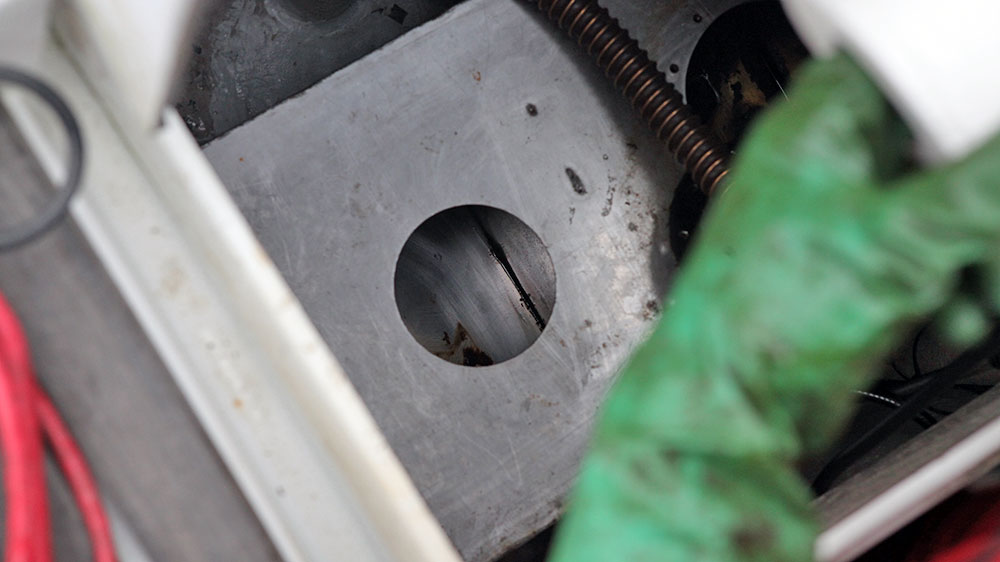 blauwasser_dieselpest_inspektionsluke