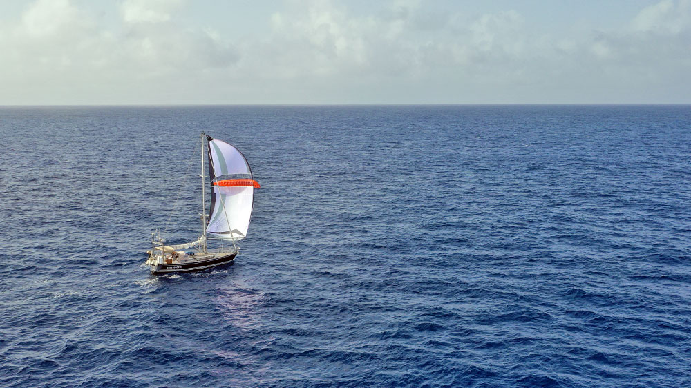 blauwasser_drohne_boot_yacht_starten_landen_segeln_perspektive