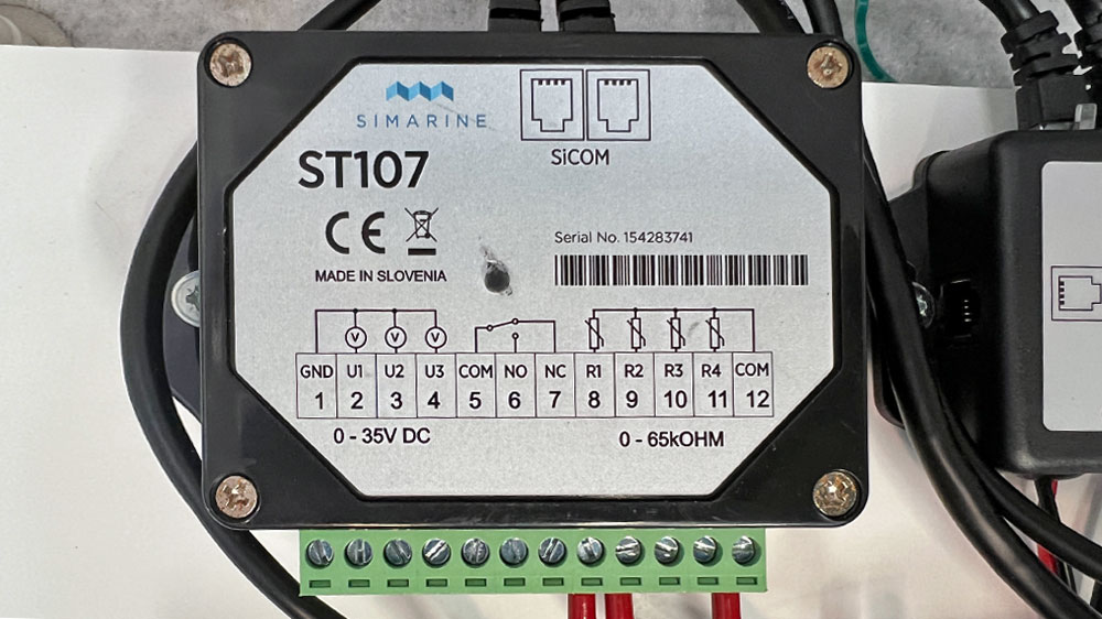 blauwasser_energiemanagement_simarine_batteriemonitor_tankmodul