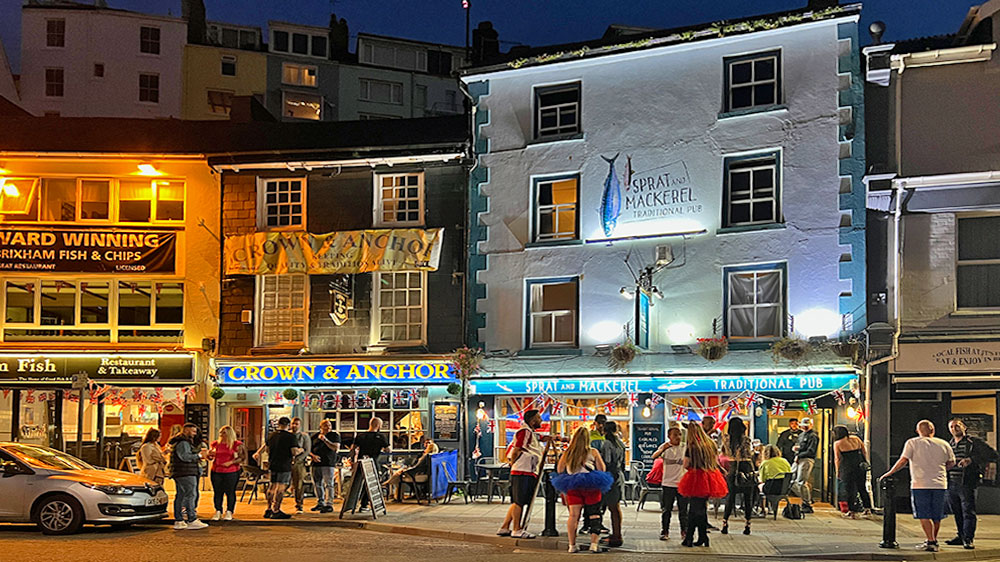 blauwasser_hafen_england_brixham_promenade