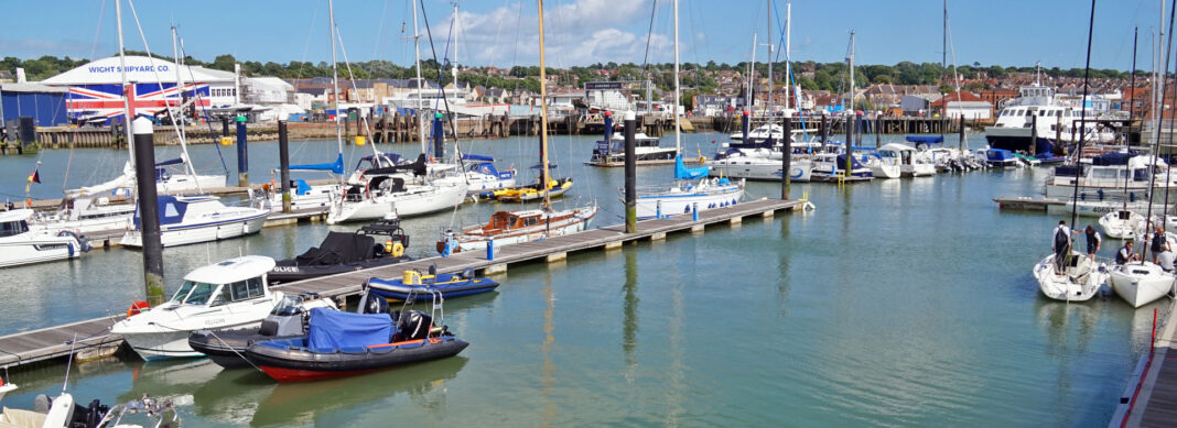 blauwasser_hafen_england_cowes_header