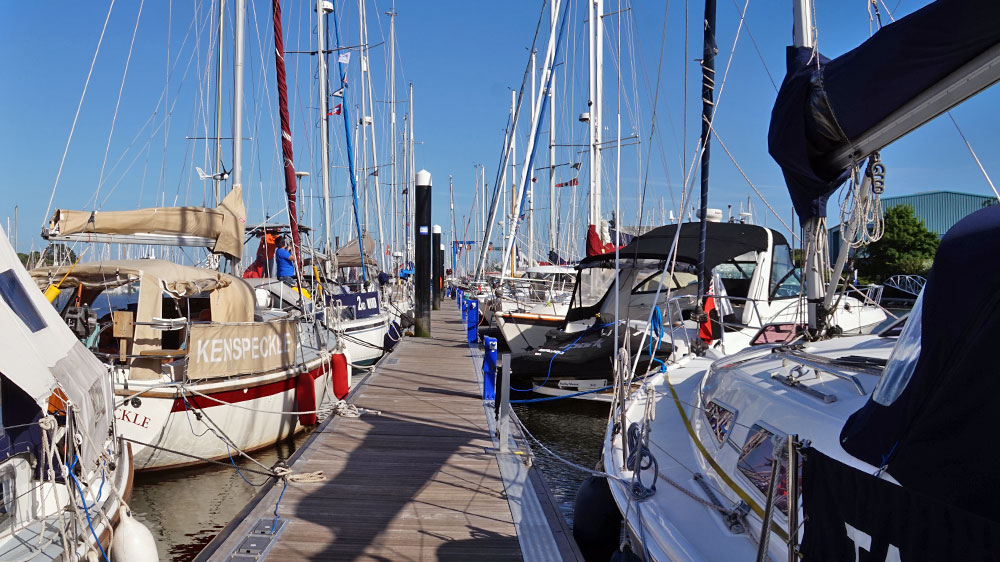 blauwasser_hafen_england_lymington_steganlage_stadthafen