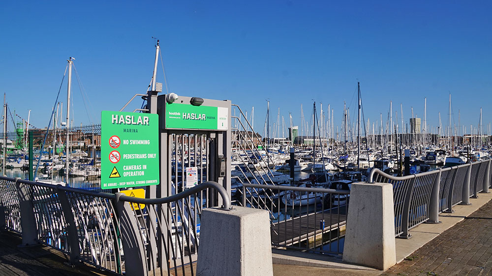 blauwasser_hafen_england_portsmouth_eingang