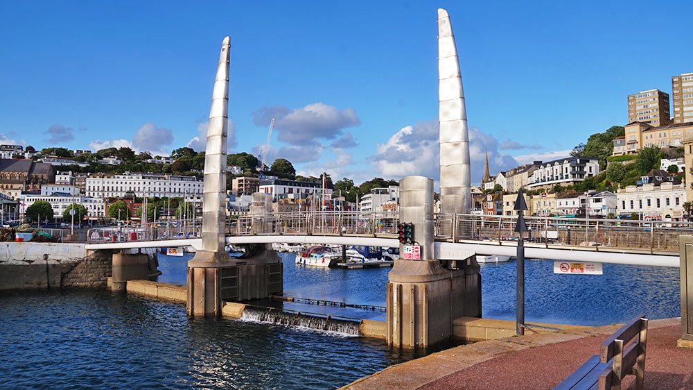 blauwasser_hafen_england_torquay_stadthafen2
