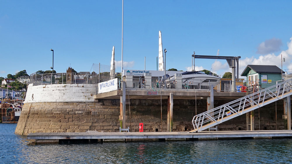 blauwasser_hafen_england_torquay_tankponton