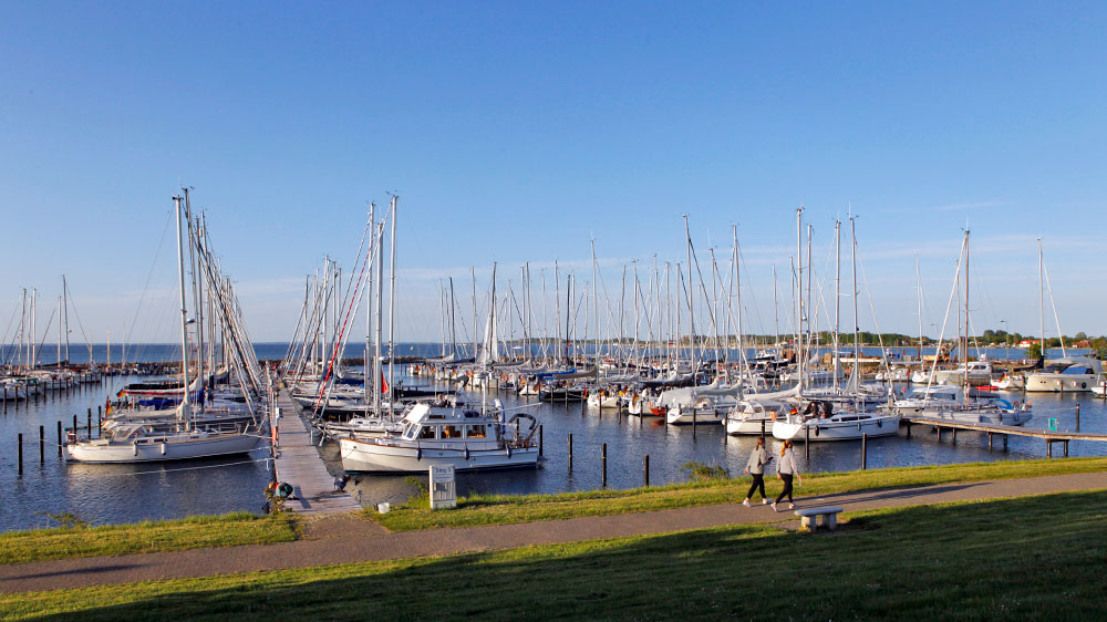 blauwasser_hafen_gelting_mole_stege