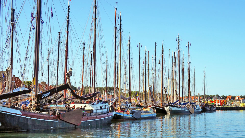 blauwasser_hafen_niederlande_terschelling_plattbodenschiffe