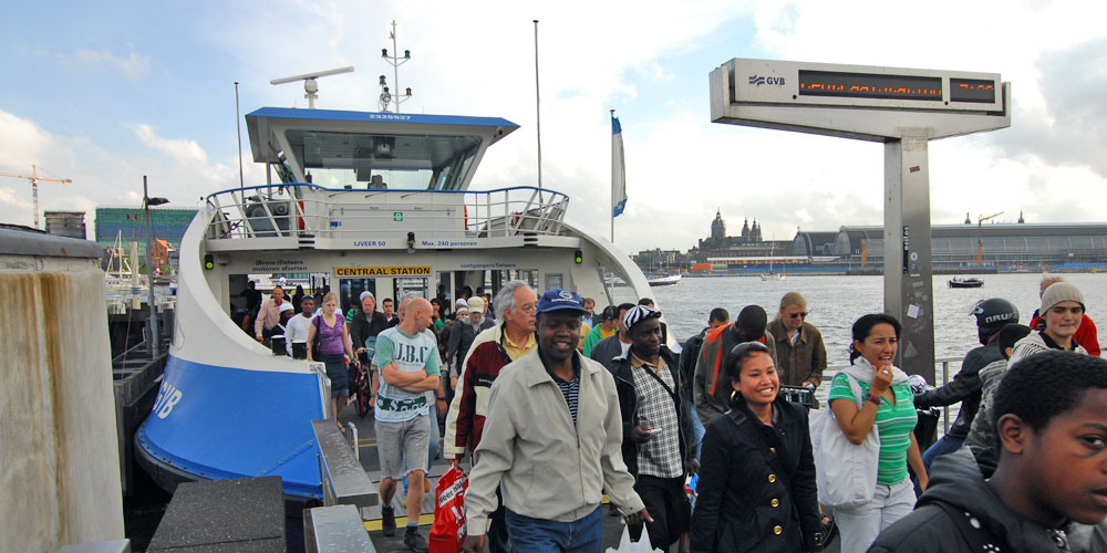 blauwasser_holland_hafen_amsterdam_faehre
