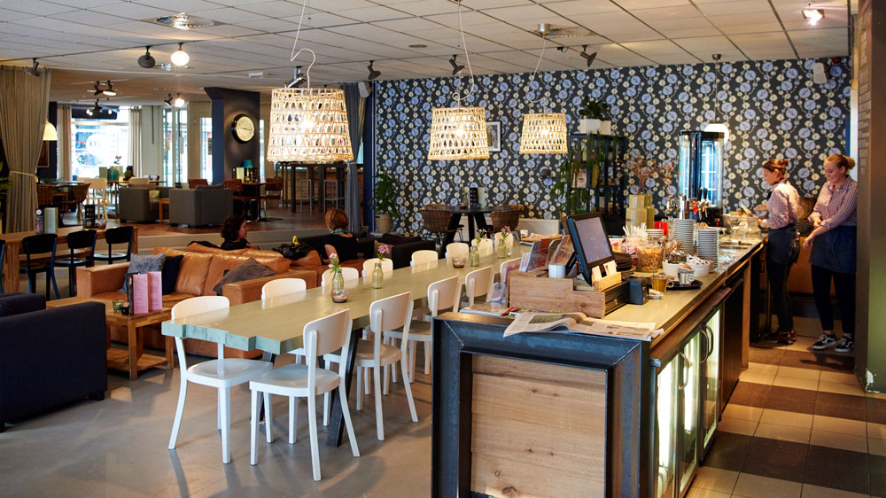 blauwasser_holland_hafen_hoorn_cafe