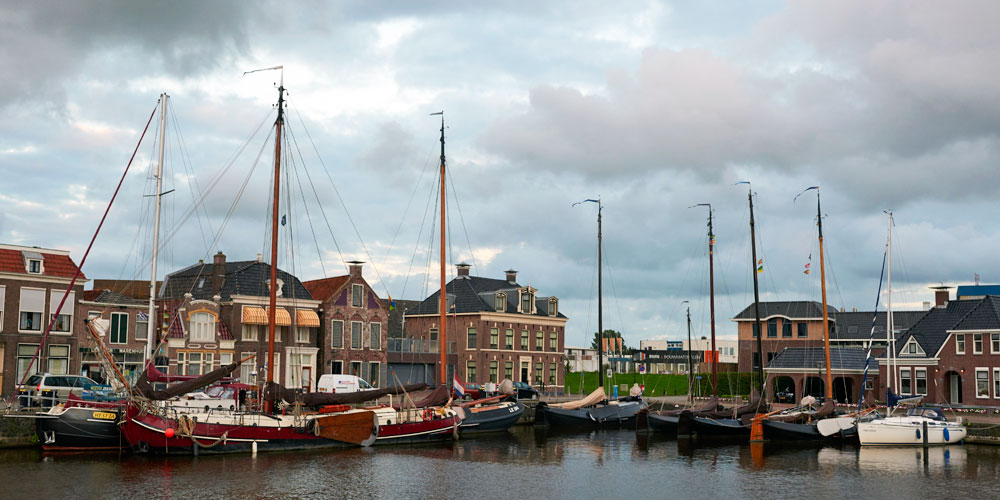 blauwasser_holland_hafen_lemmer_plattbodesnschiffe