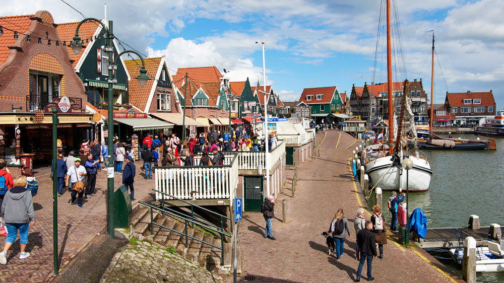 blauwasser_holland_hafen_volendam_promenade