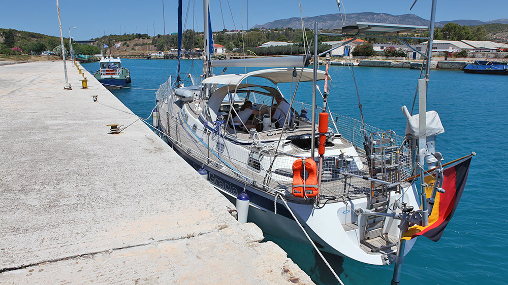 blauwasser_kanalvonkorinth_wartende_boote_tower