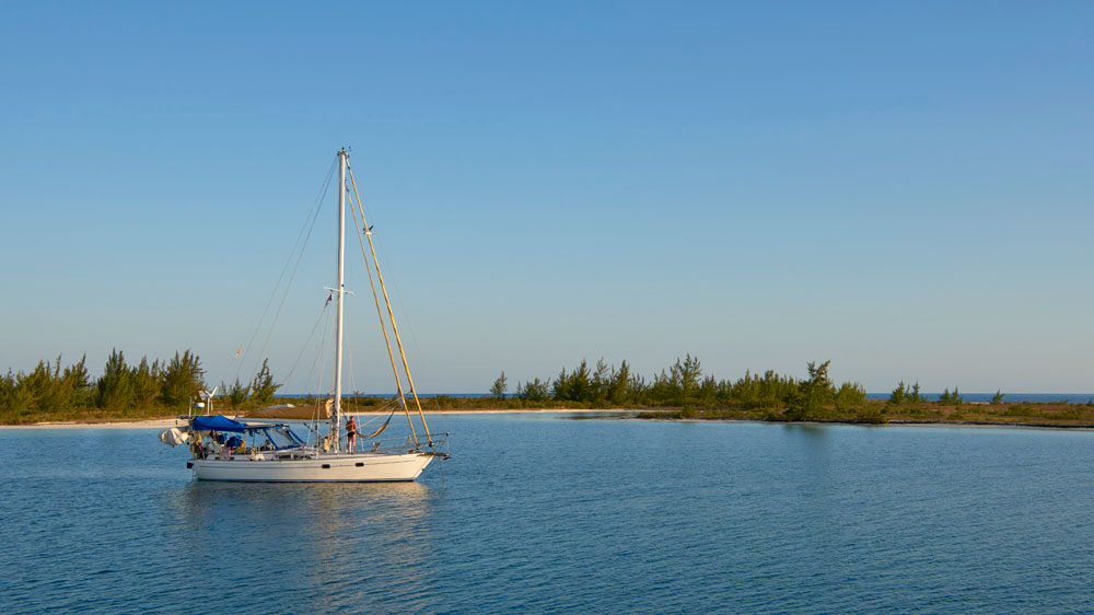 blauwasser_kuba_ankernde_yacht