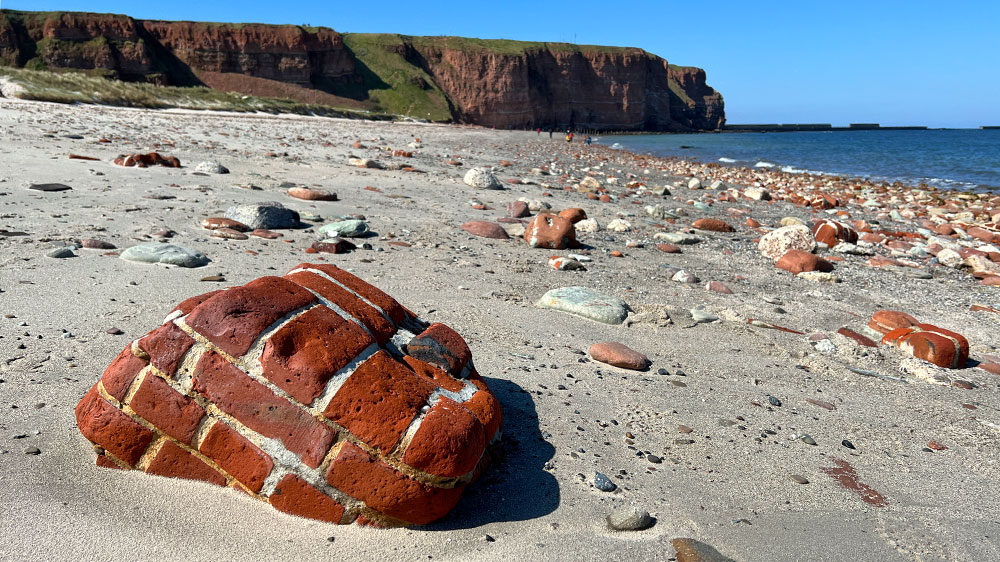 blauwasser_liegeplatz_helgoland_marina_strand