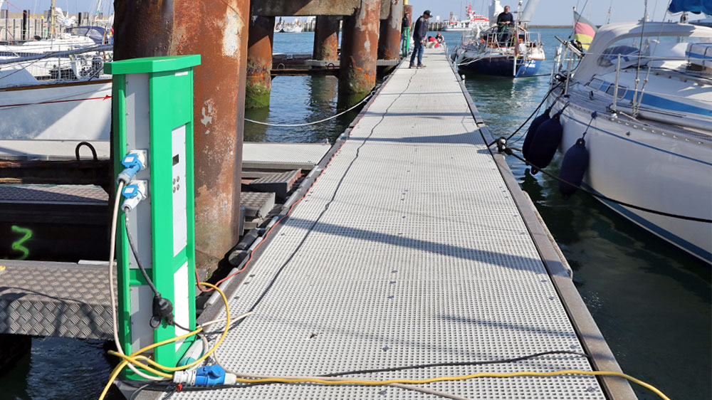 blauwasser_liegeplatz_helgoland_marina_strom