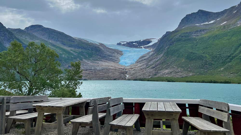 blauwasser_liegeplatz_norwegen_svartisen_engen_brygge_breenstua_gletscherblick