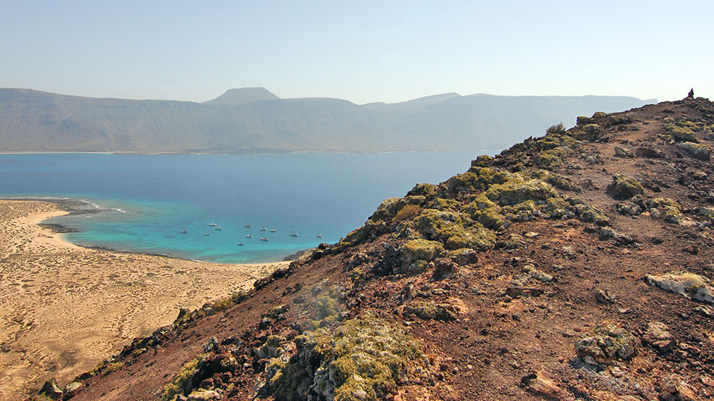 blauwasser_liegeplatz_playa_francesa_vulkan