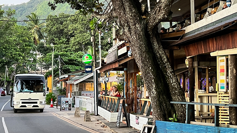 blauwasser_liegeplatz_seychellen_beau_vallon_umgebung