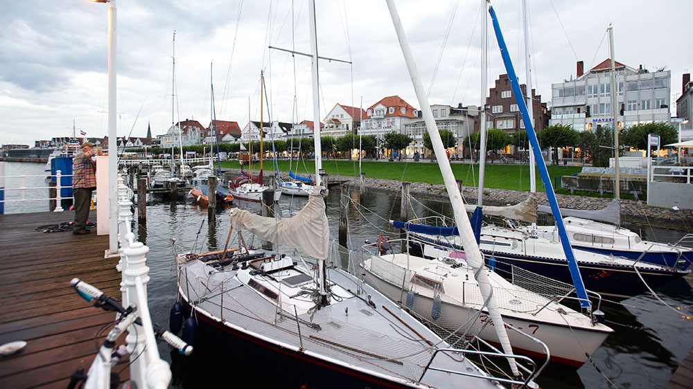 blauwasser_luebecker_bucht_travemuende_promenade