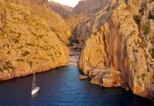 Beim Segeln auf Mallorca die Einsamkeit entdecken