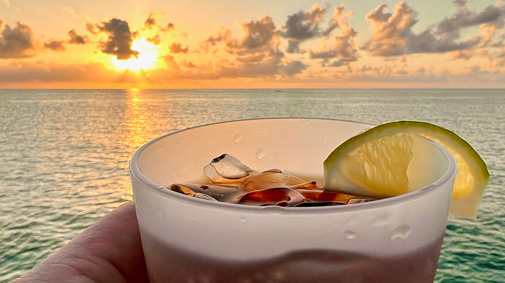 blauwasser_marina_bahamas_exumas_highborne_cay_marina_sundowner