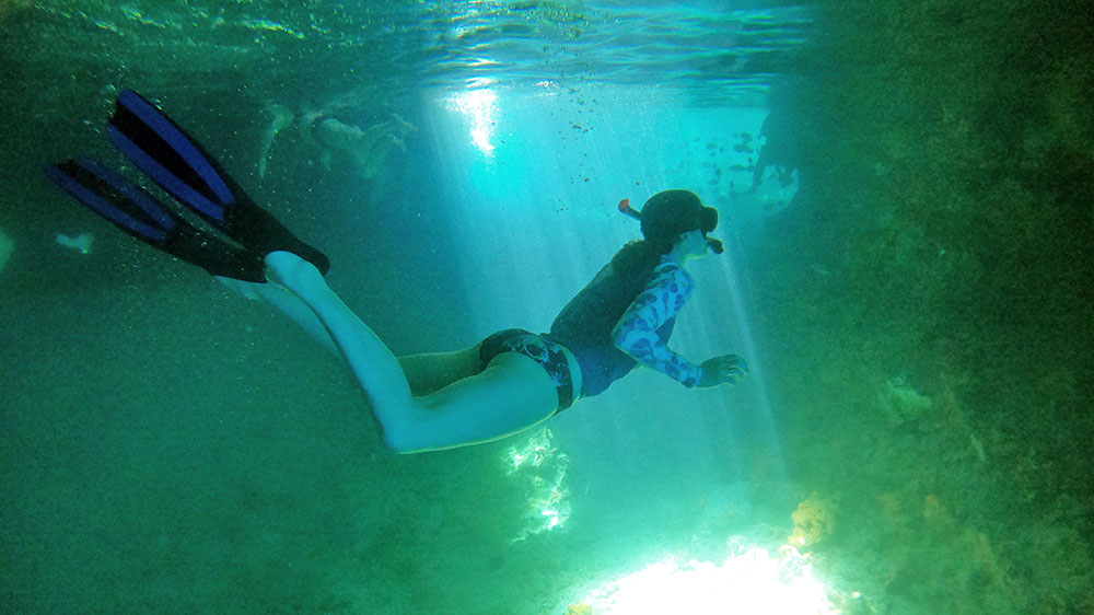 blauwasser_marina_bahamas_exumas_staniel_cay_feuerballgrotte
