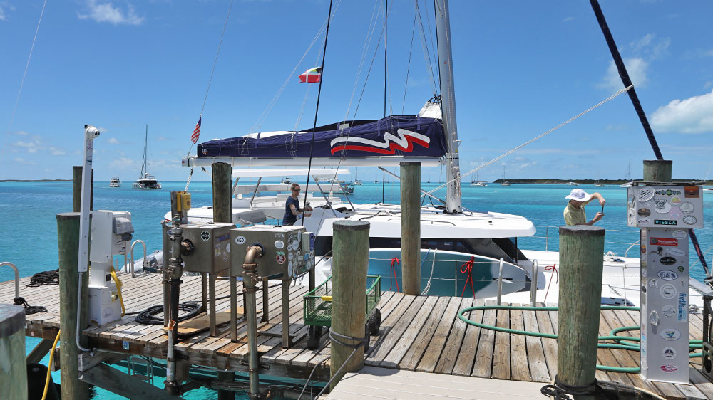 blauwasser_marina_bahamas_exumas_staniel_cay_marina