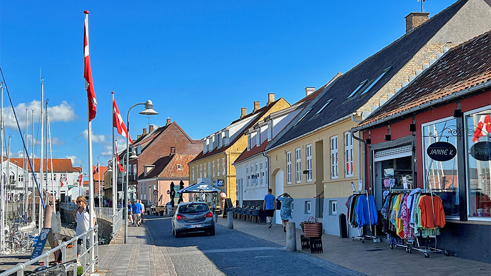 blauwasser_marina_daenemark_allinge_promenade