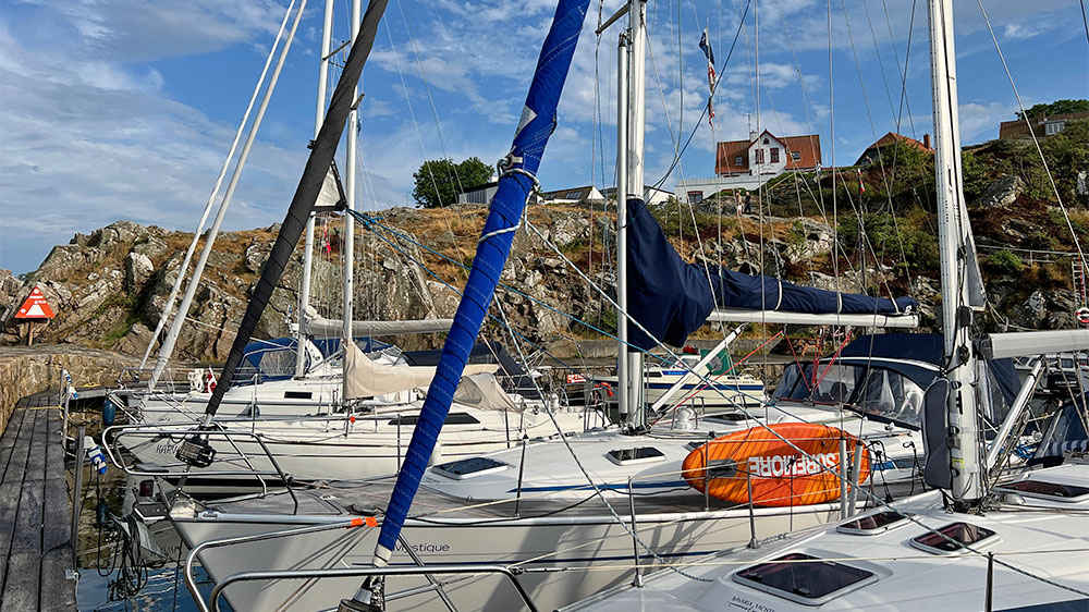 blauwasser_marina_daenemark_bornholm_gudhjem_felswand