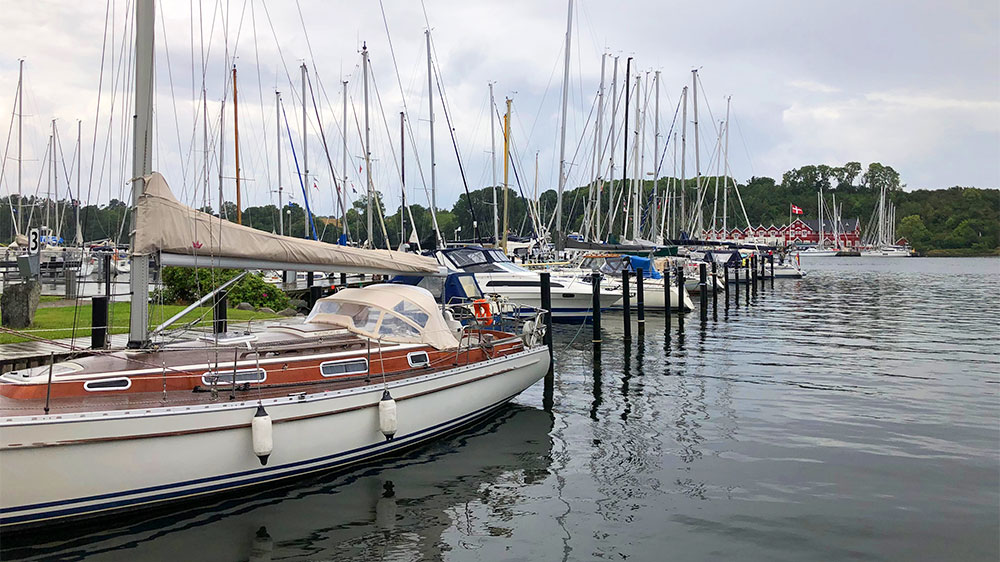 blauwasser_marina_daenemark_dyvig_pfaehle
